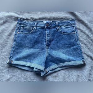 RSQ high rise cuff shorts. Size: 9